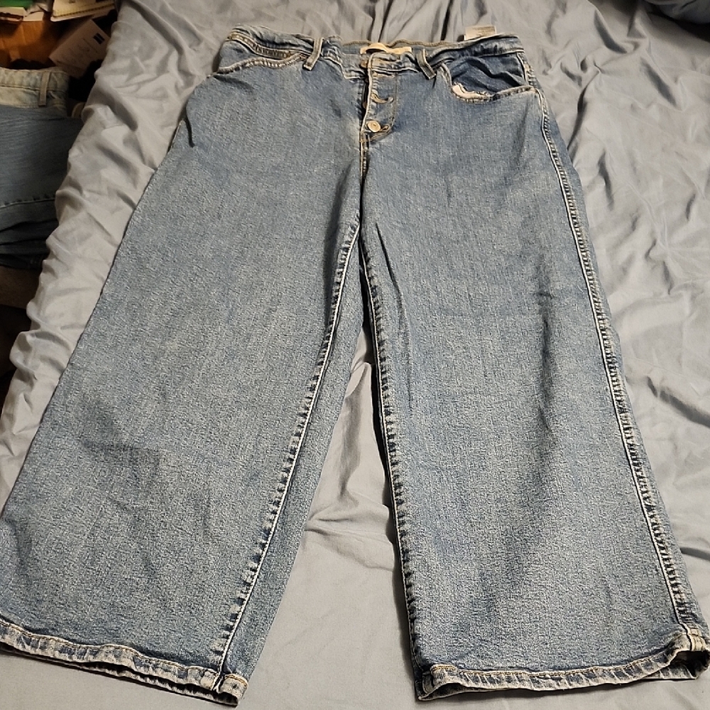 Levi's Light Blue Cropped Jeans